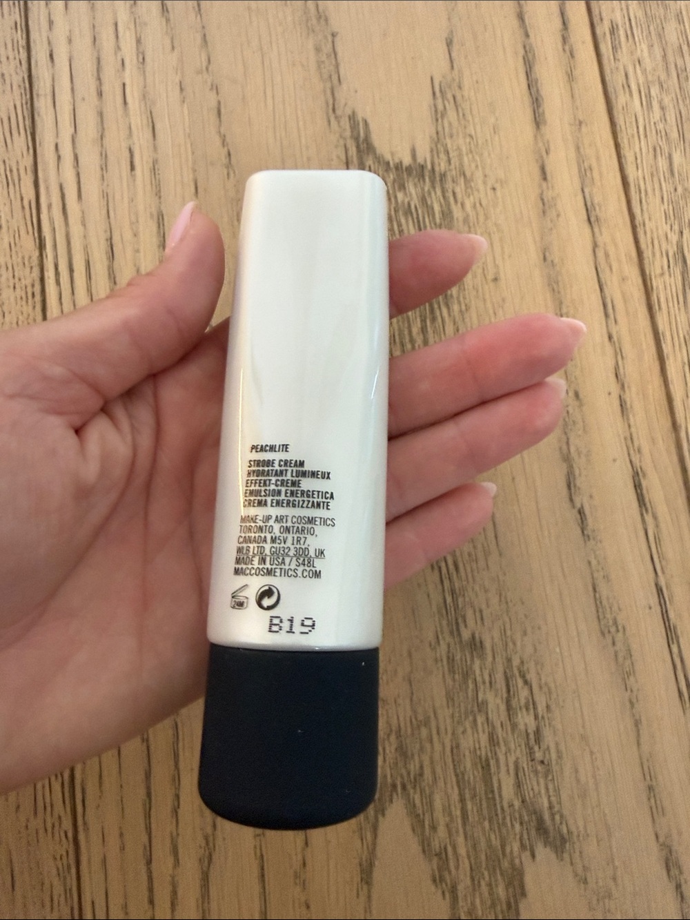 MAC Cosmetics Strobe Cream Moisturizer - peachlite - Picture 6 of 6